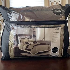 Studio Queen Comforter Set